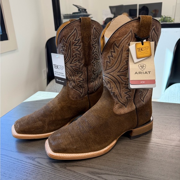 Men’s Ariat Walker Roughout Boots main image 4